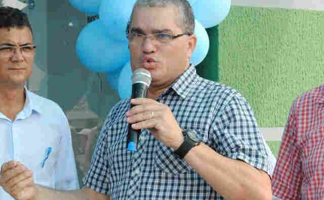 Radialista sofre atentado a tiros na BR-364