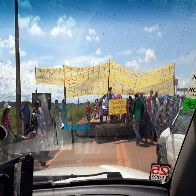 Moradores do Amazonas fecham BR-364 em Vista Alegre do Abunã