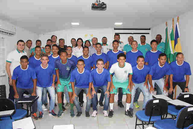 União Cacoalense apresenta atletas, uniforme e recebe apoio do Município