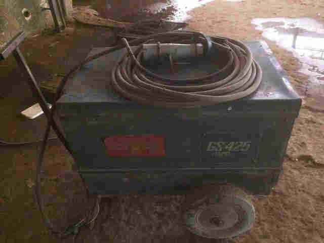 Trabalhador morre eletrocutado por fios de alta tensão em máquina de solda