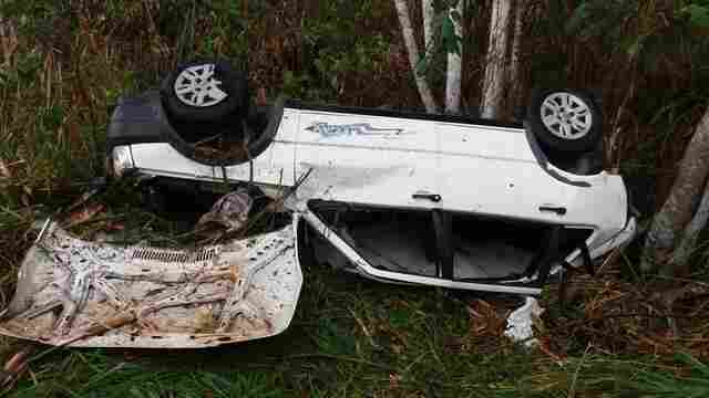 Motorista morre ao capotar veículo na BR-364