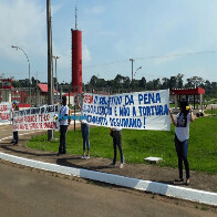Esposas de presos protestam por visita íntima na Penitenciária Federal de Porto Velho; vídeo