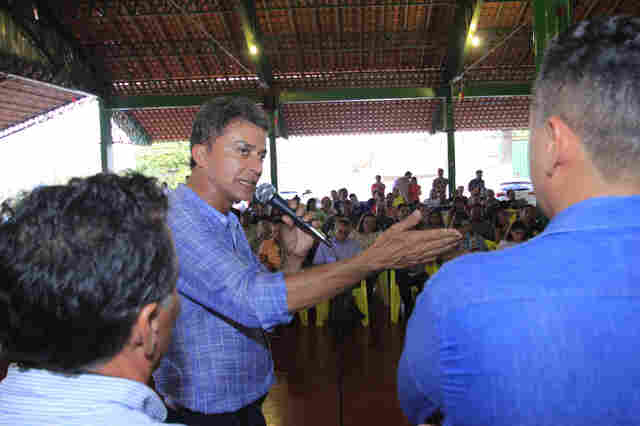 Expedito Junior firma compromisso para rever PCCS de todas categorias