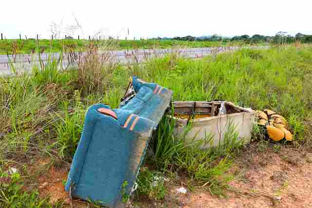 Despejar lixo às margens de rodovias pode gerar multa de até R$ 200 mil