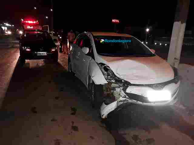 Motorista bate na traseira de carro que diminuiu velocidade em redutor na BR-364