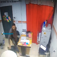 Vídeo: Câmeras flagram ladrão que já roubou escola mais de 10 vezes em Porto Velho