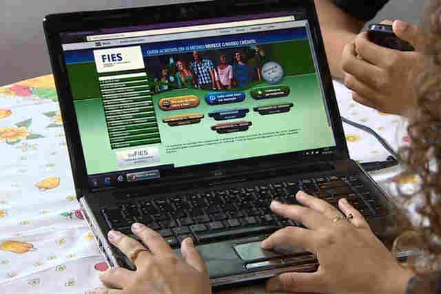 Estudantes têm até sexta-feira para renovar contrato do Fies