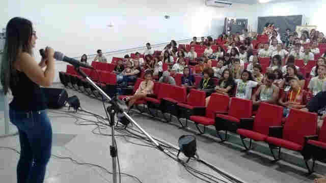 Mau uso das redes sociais é discutido em workshop no Festival Estudantil Rondoniense de Artes