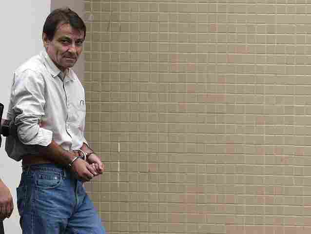 Temer assina decreto de extradição de Cesare Battisti