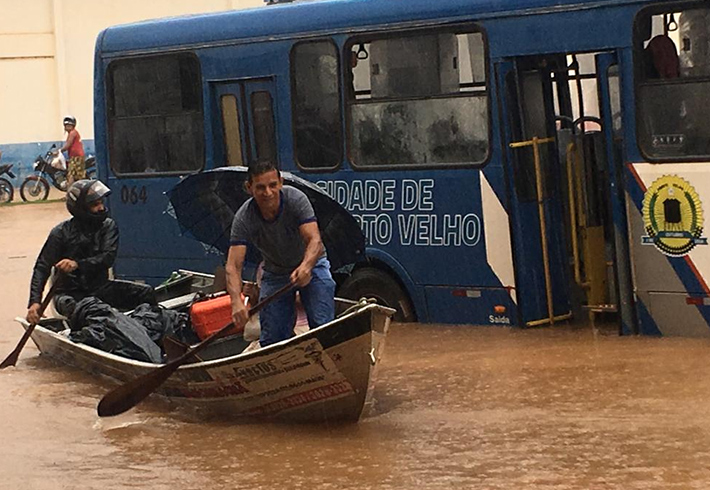 Caos Em Porto Velho Forte Chuva Deixa V Rios Bairros Alagados E Carros