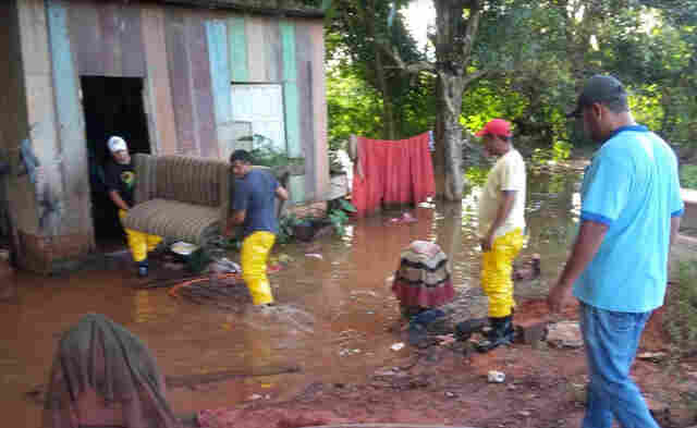 Rio Machado chega próximo aos 11 metros em Ji-Paraná e famílias são socorridas