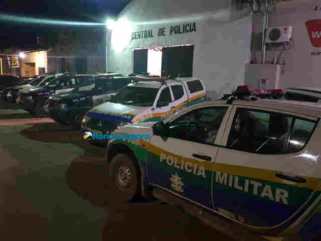 Homem é esfaqueado pela esposa ao tentar enforcá-la na Capital
