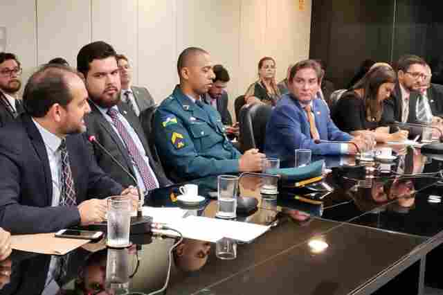 No Ministério das Minas e Energia, deputados estaduais exigem fim do aumento da tarifa em Rondônia