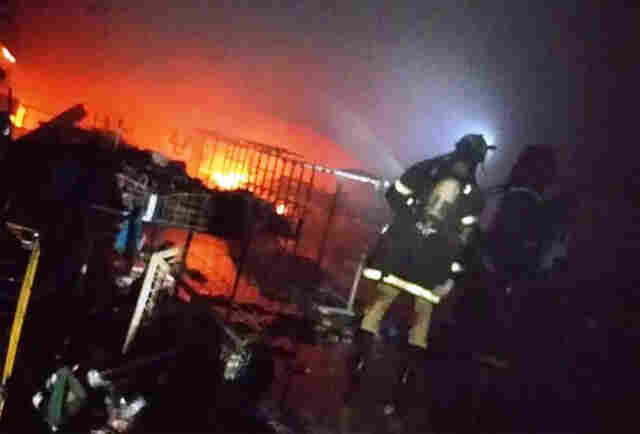 Incêndio destrói 10 lojas no Calçadão de Rio Branco e prejuízo ultrapassa R$ 5 milhões
