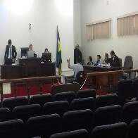 Com atraso devido a greve dos agentes penitenciários, inicia julgamento de acusado de matar a mãe