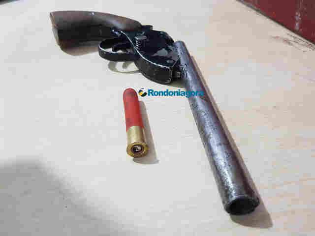 Polícia apreende adolescente com arma caseira ao atender ocorrência de violência doméstica
