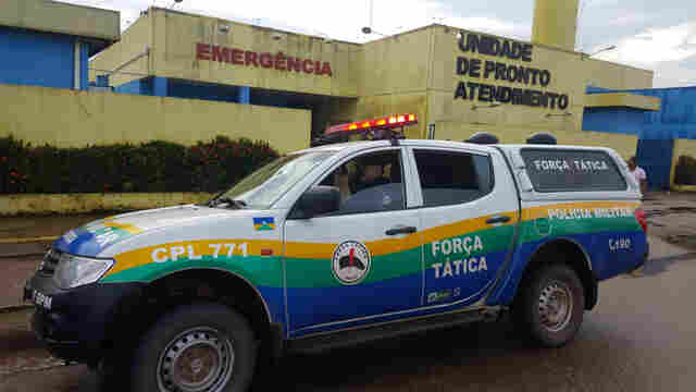Amigos brigam em bar da Zona Leste e um termina esfaqueado