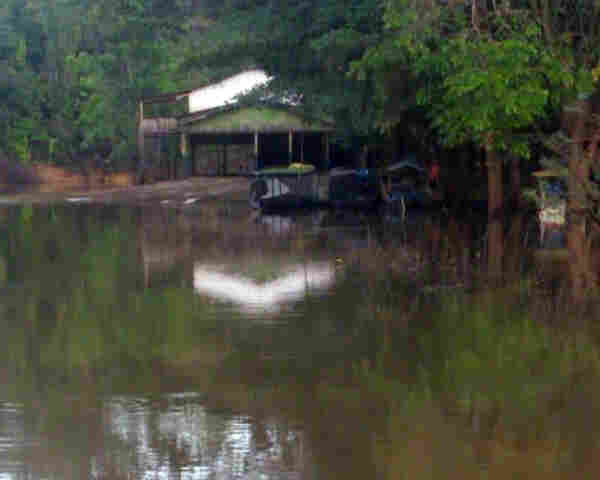 Corpo de idoso é encontrado boiando em rio de Candeias do Jamari