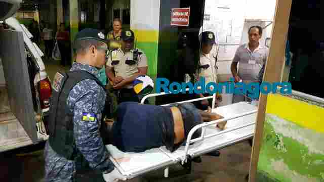 Bandidos que se exibiam com armas são descobertos: um é baleado e o outro preso