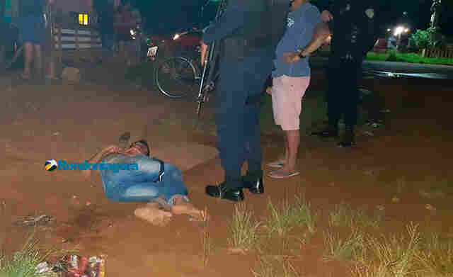 Criminoso com moto roubada é espancado por populares durante tentativa de assalto