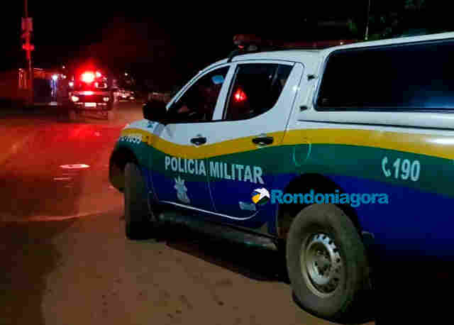 Criminosos invadem bar e tentam matar pai e filho