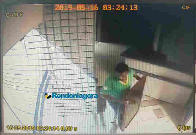 Homem é preso furtando TV de agência bancária no centro de Porto Velho