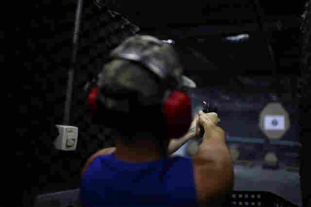 Governo publica decreto sobre armas; civis não podem adquirir fuzis