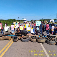 Moradores fecham BR-425 em protesto a falta de transporte escolar e péssimas condições de estradas vicinais