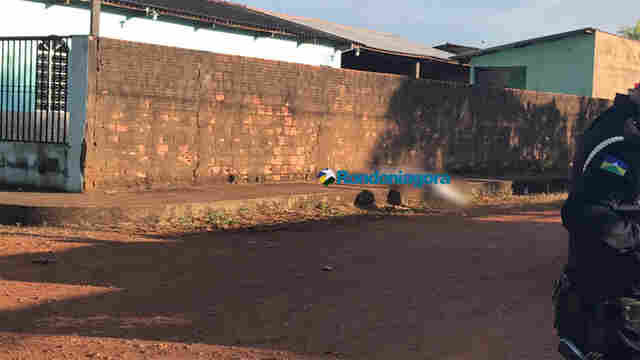 Homem é encontrado morto em calçada de igreja com marcas de espancamento na cabeça