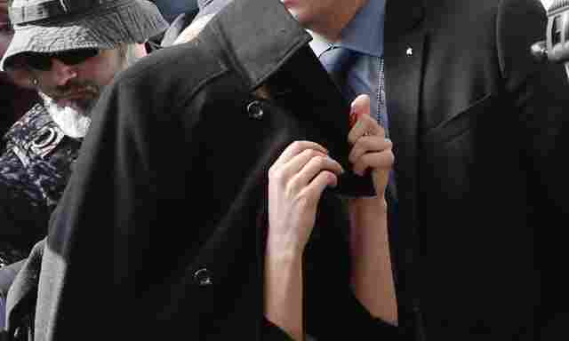 Vídeo: Najila Trindade presta depoimento sobre acusação contra Neymar