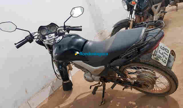 Dupla é presa com moto roubada após intensa perseguição na BR-364