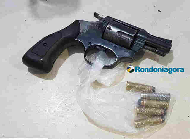 Homem embriagado é preso após atirar em catador