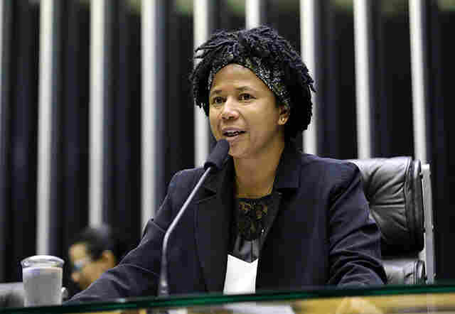 PDT suspende deputada de Rondônia e mais 7 que votaram a favor da Reforma da Previdência