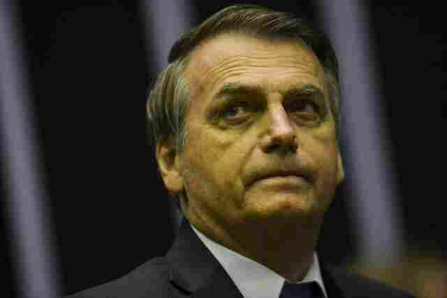 Celular de Bolsonaro foi alvo da ação de hackers, afirma Ministério da Justiça