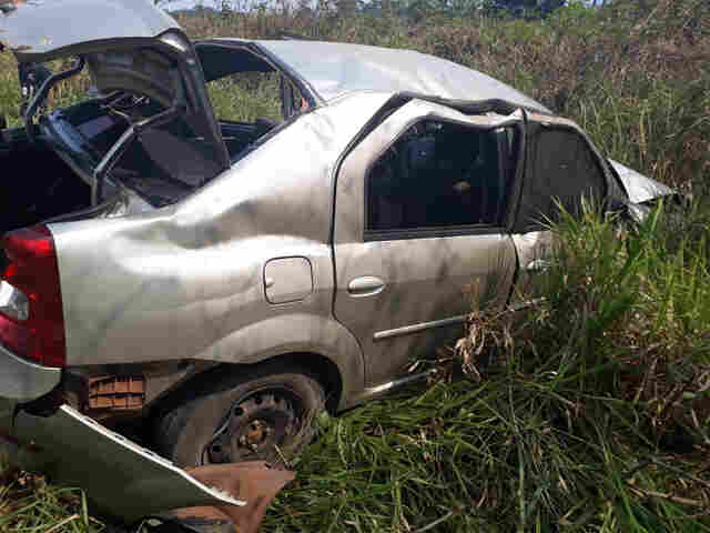 Assessora de deputada morre após capotamento na BR-364; condutora não tinha CNH