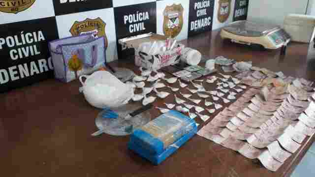 Casal do tráfico é preso com mais de dois quilos de droga