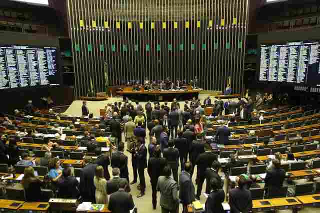 Congresso conclui votação de PEC que cria polícias penais e texto será promulgado