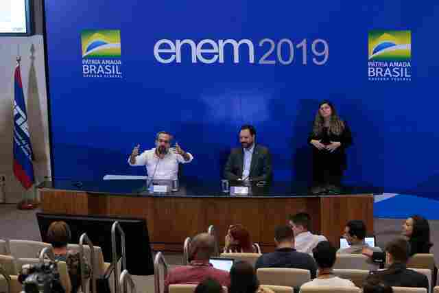 Enem dos próximos anos será um exame técnico, diz ministro