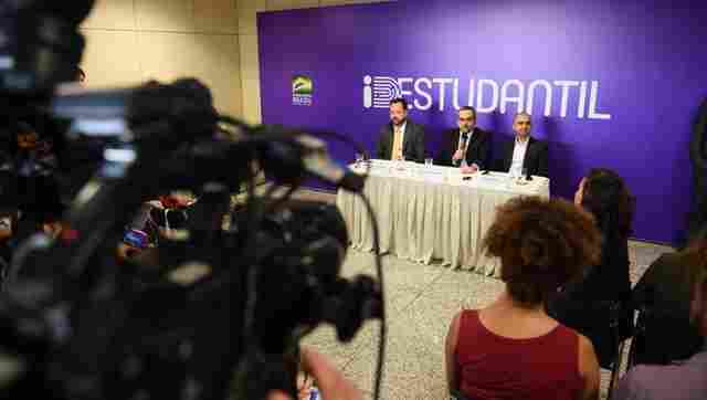 Governo Federal lança carteirinha estudantil de graça