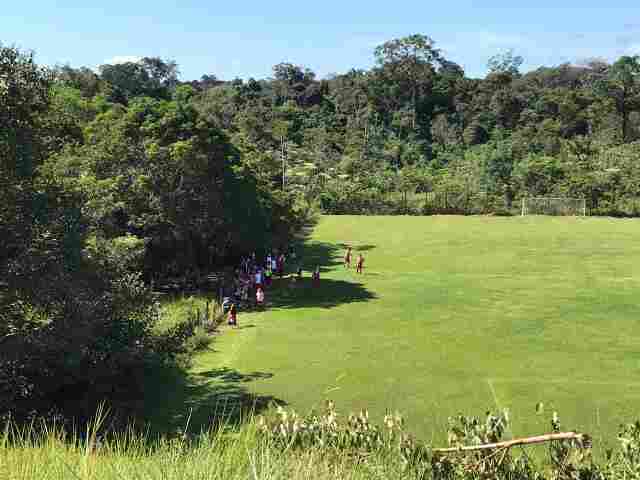 Vídeo: PM acaba com campeonato de futebol no Moto Clube, mas não registra ocorrência policial