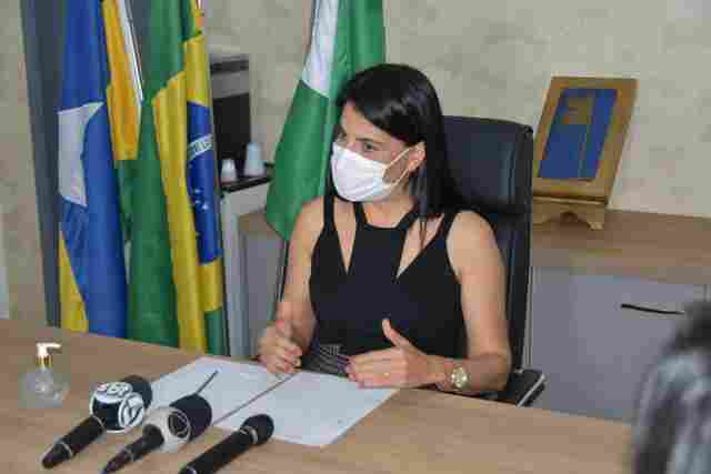 Prefeita de Cacoal não concorda com o Governo, pede reconsideração e mantém comércio aberto