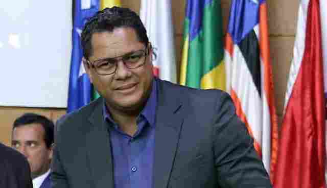Desembargador determina afastamento do prefeito de Theobroma