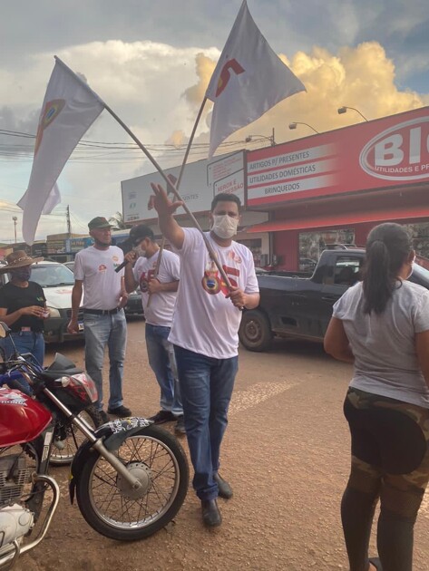 Samuel Costa realiza grande caminhada nos bairros Guajará e 4 de