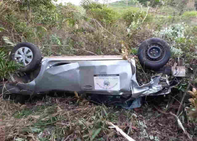 Quatro pessoas morrem em acidente na BR-364 após colisão de carro em cavalo