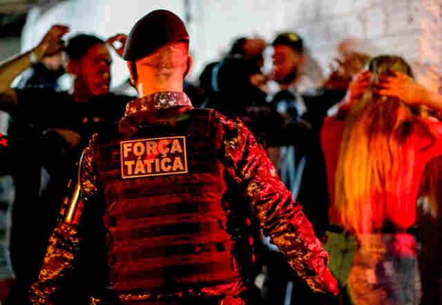 Festa e partida de futebol clandestinas são interrompidas pela PM e Bombeiros em Porto Velho