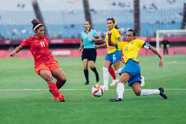 Seleção feminina perde para Canadá nos pênaltis e dá adeus a Tóquio