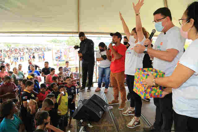 Marcos Rocha anuncia pacote de bondades