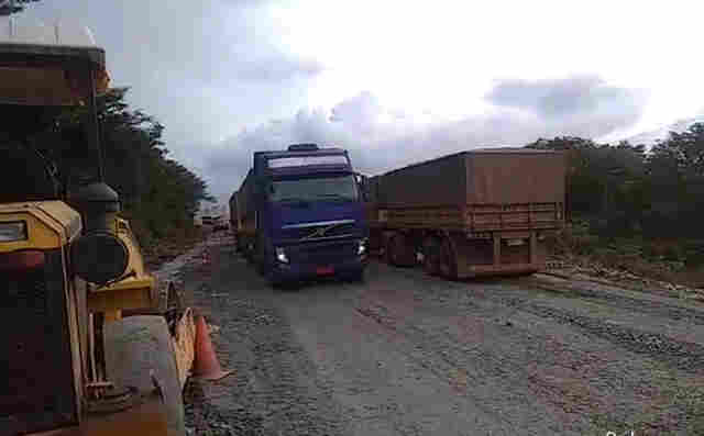 Trânsito já flui nos dois sentidos da pista no km 540 da BR-364
