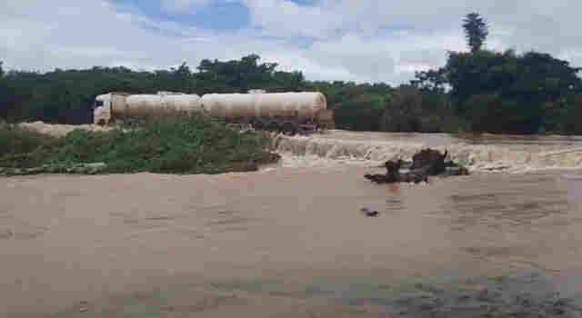 Trecho da BR-364 é interditado em Ariquemes por causa de novo alagamento