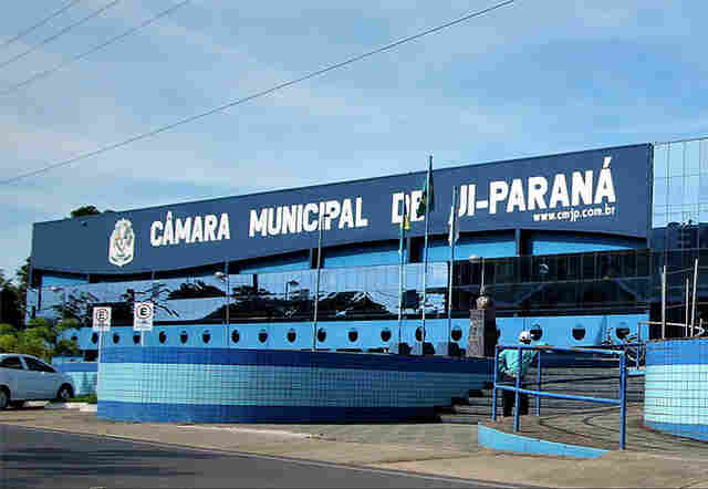 MP entra com Ação Direta de Inconstitucionalidade contra leis que aumentaram salários de políticos em Ji-Paraná